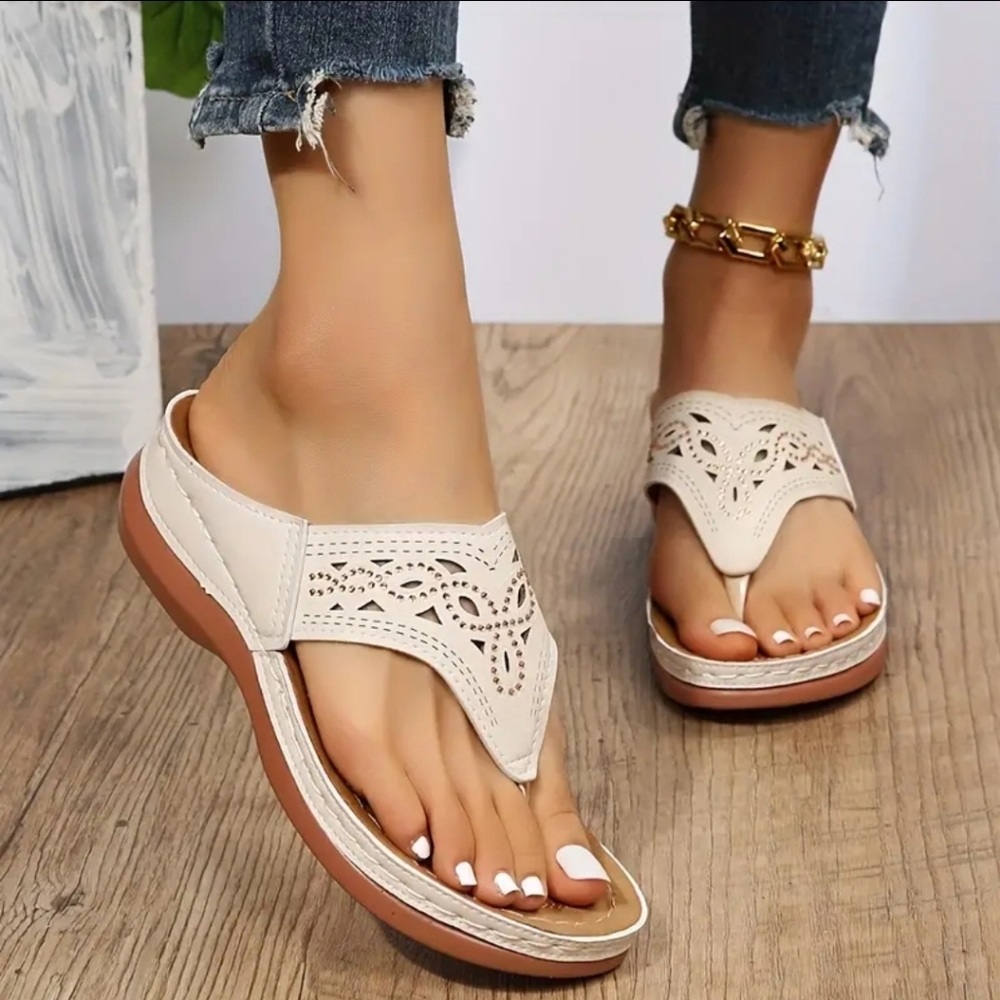 Women's Rhinestone Flip Flops, Comfy Thick Sole Slip-on Shoes size 9